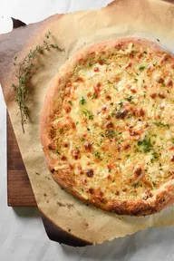 Garlic Butter Pizza